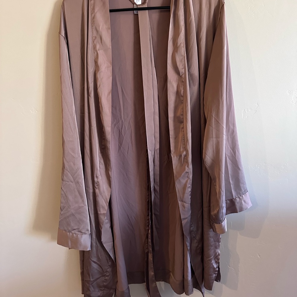 Stars Above Women's Elegant Taupe Robe